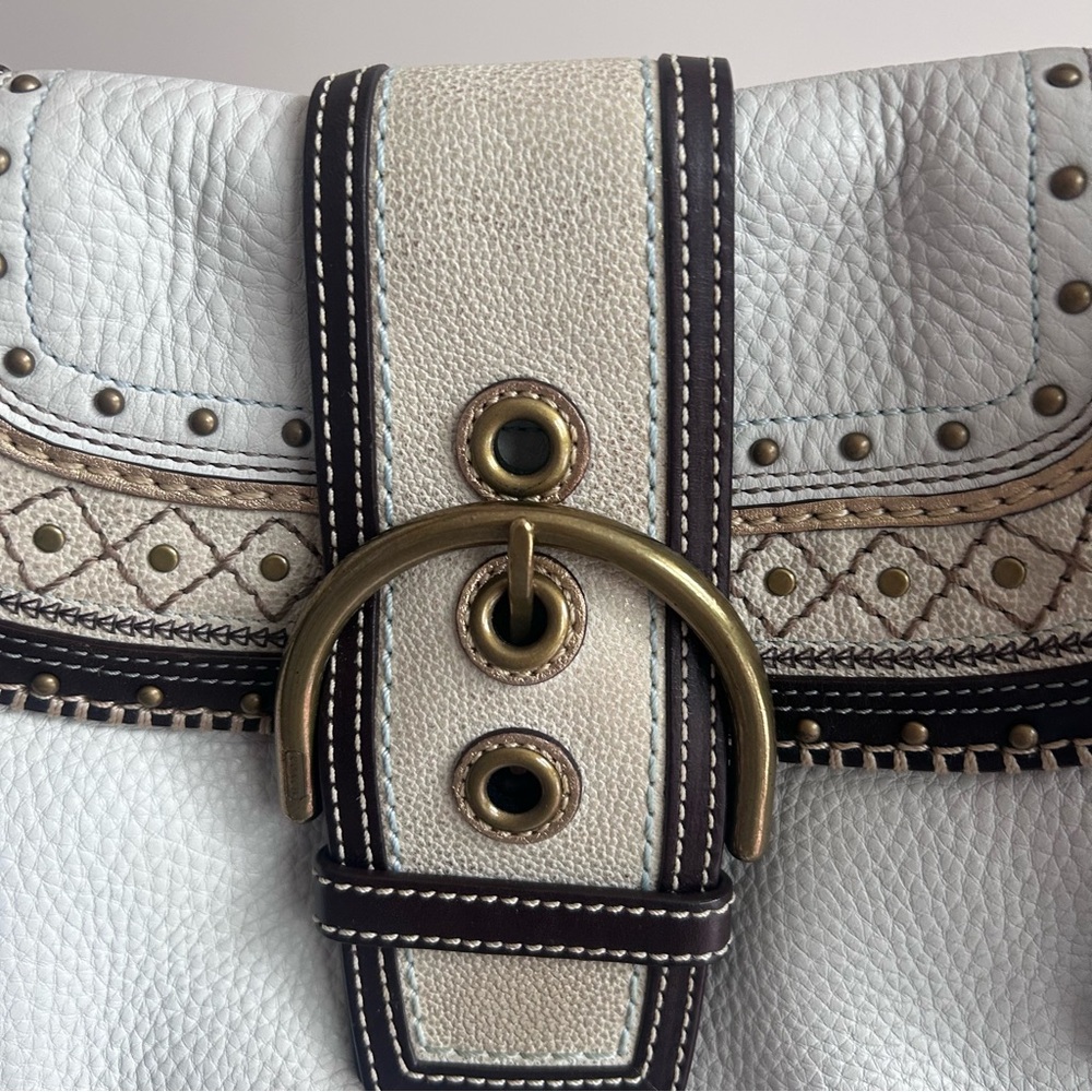 G063-10479 Coach SoHo White Pebbled Leather Whipstitch Soho Flap Bag - Picture 7 of 12